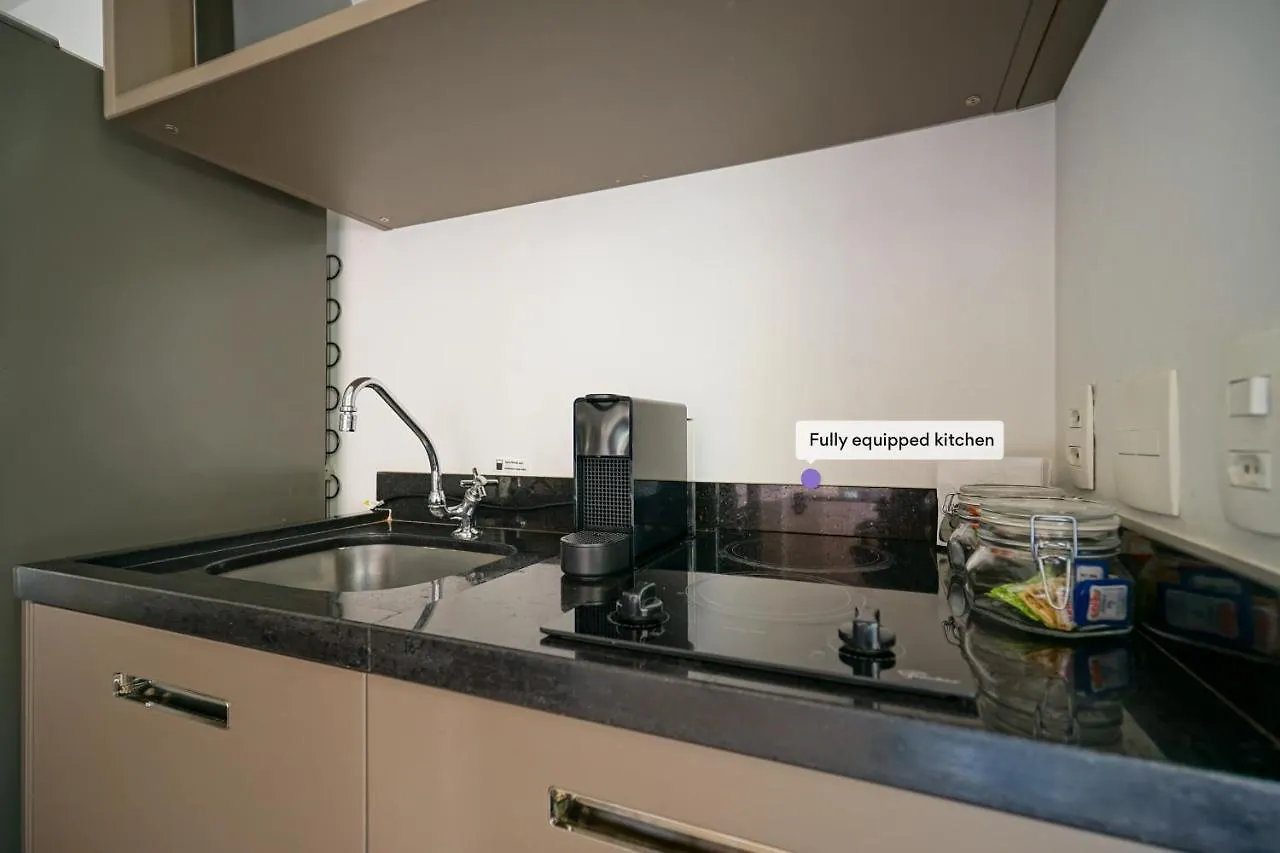 Studio com garagem, academia e piscina no prédio - Vila Olímpia Apartamento São Paulo Brasil