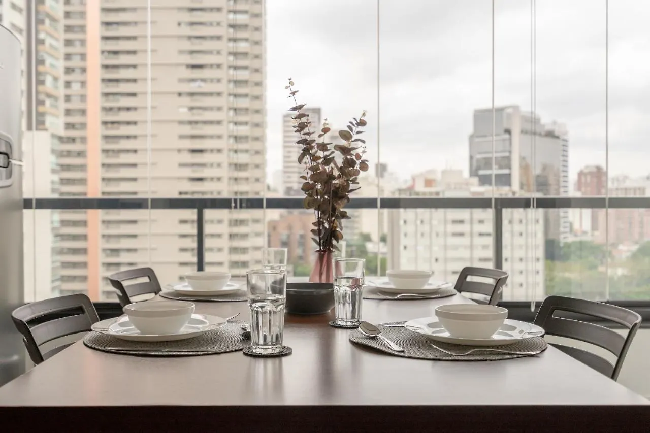 Studio com garagem, academia e piscina no prédio - Vila Olímpia Apartamento São Paulo Brasil